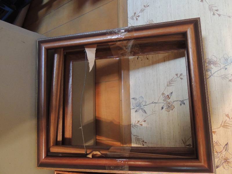 lot 943 image: 4 light brown photo frames