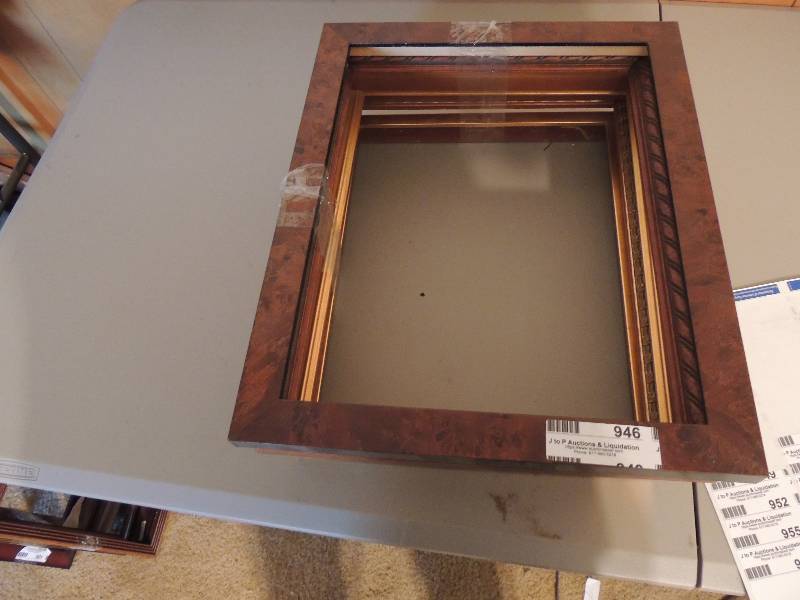 lot 946 image: 5 11 x 14 pic frames assorted colors