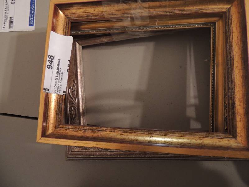 lot 948 image: 3 5  7 pic frames