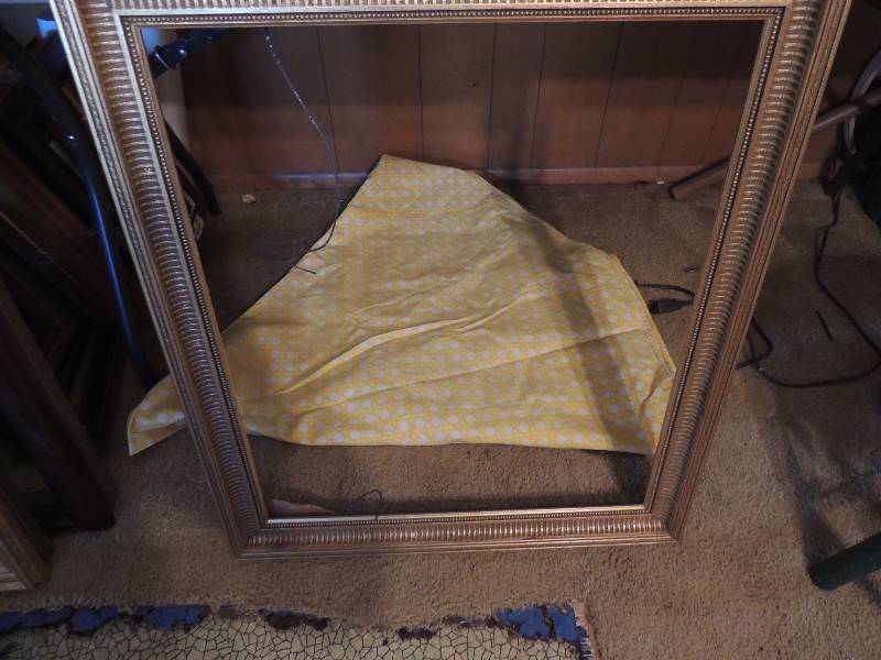 lot 575 image: no sized gold frame