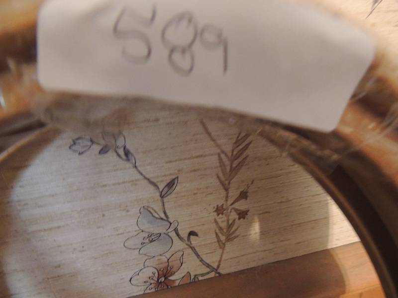 lot 589 image: 2 8 x 10 gold oval frames