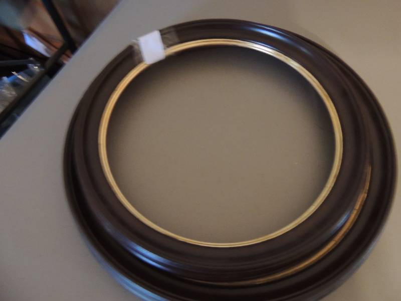 lot 590 image: 3 oval frames