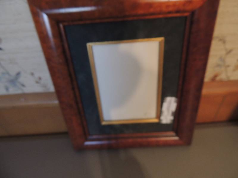 lot 593 image: 1 8 x 10  new heavy frames