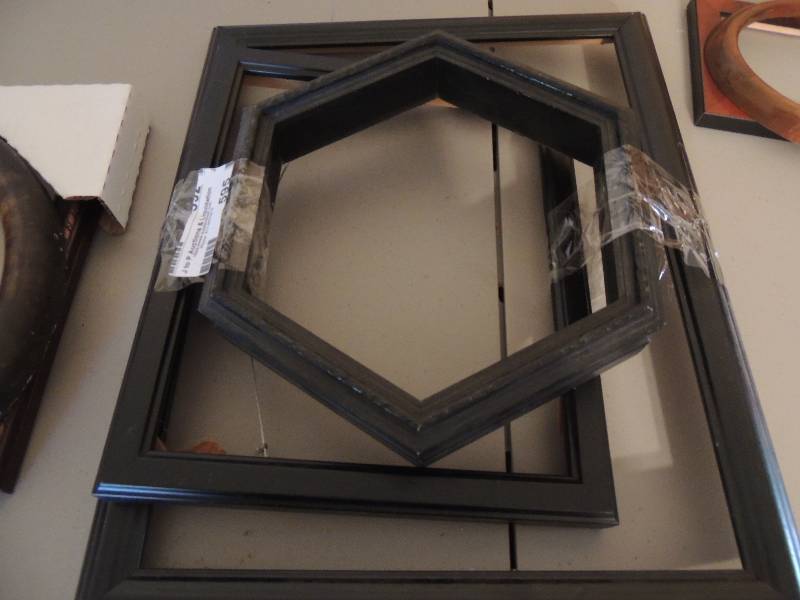 lot 595 image: 1 hexagon frame 2 other frames
