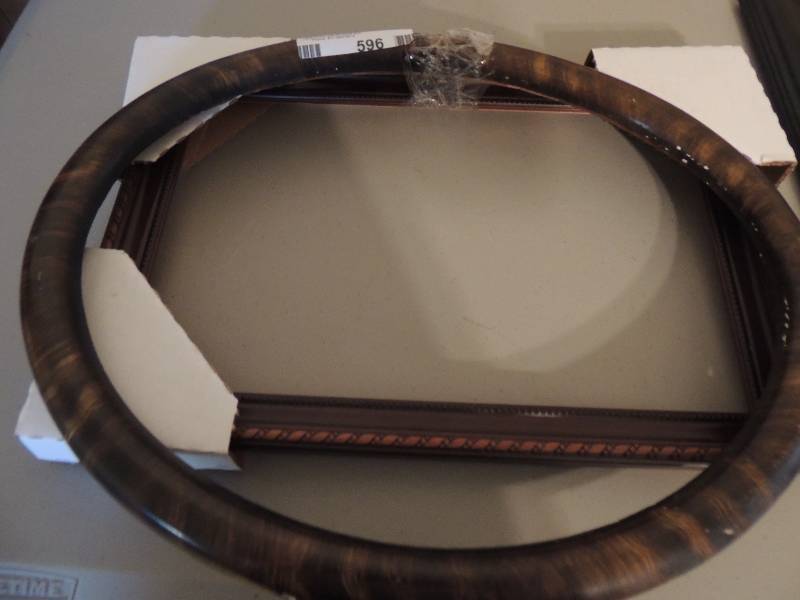 lot 596 image: 1 12 14 x 7 34 oval frame