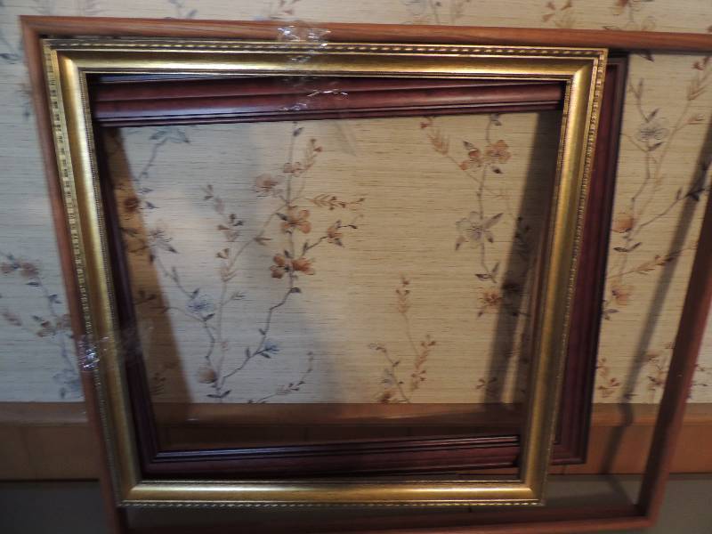 lot 598 image: 3 assorted frames