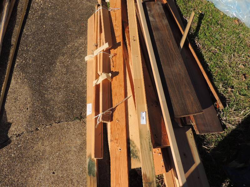 lot 459 image: Wood bundle