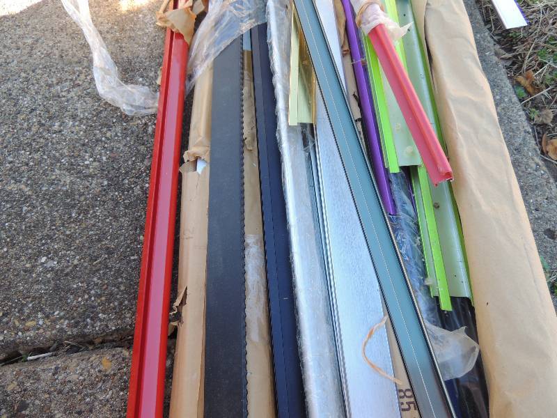 lot 471 image: Assortment of metal framing and trim