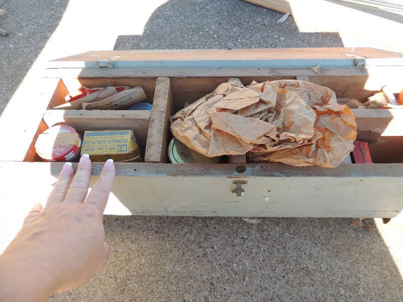 lot 473 image: Tool box of nails and material for framing