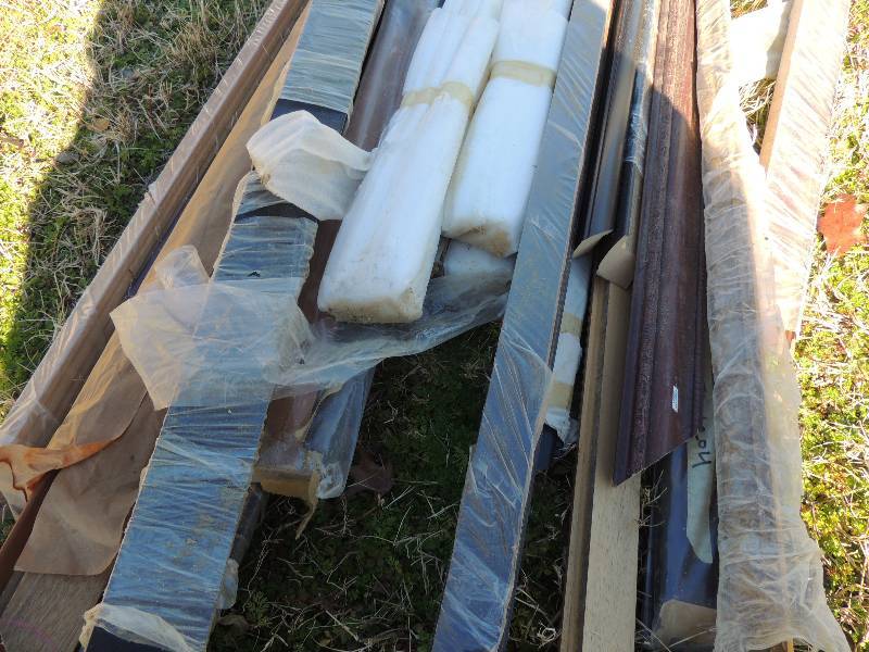 lot 474 image: Bundle of wood framing and trimming