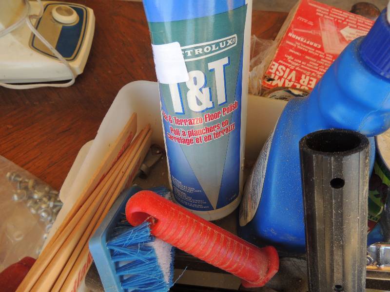 lot 498 image: window washers, shoe polish scrub brush