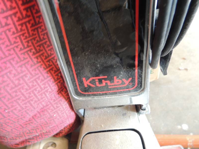 lot 1022 image: heritage Kirby vacuum don�t know if it works