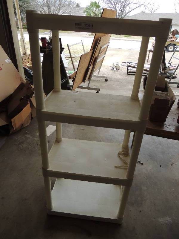 lot 1030 image: white plastic shelf