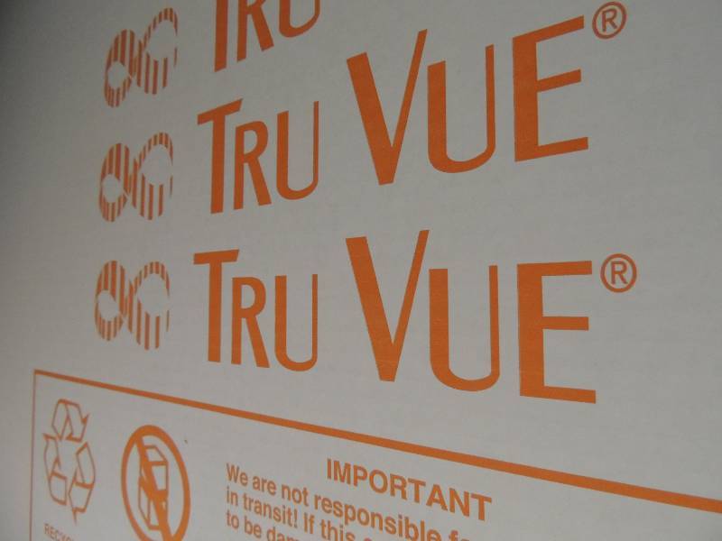 lot 1043 image: Tru view UV frame glass