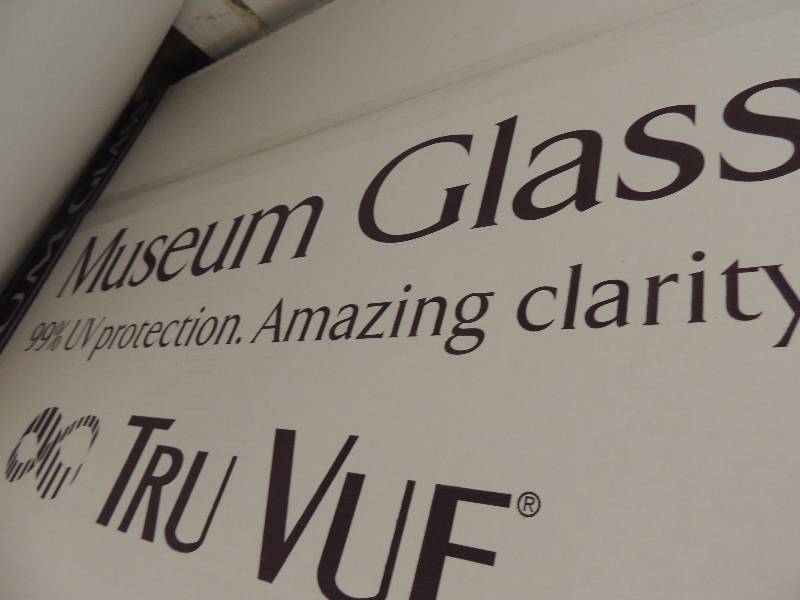 lot 1042 image: Pic from museum glass