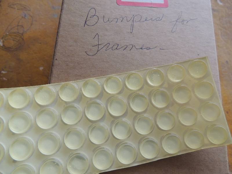 lot 1020 image: Mounting track wall bracket foam bumpers
