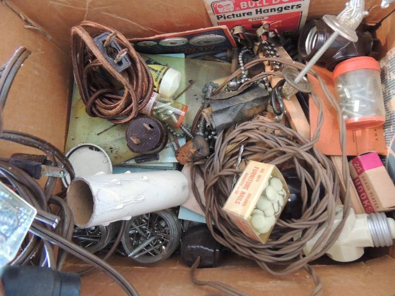 lot 1014 image: Box of lamp fixtures and extension cords