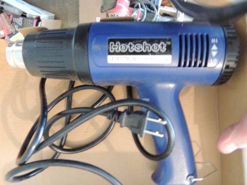 lot 1015 image: Delux heat gun new in box