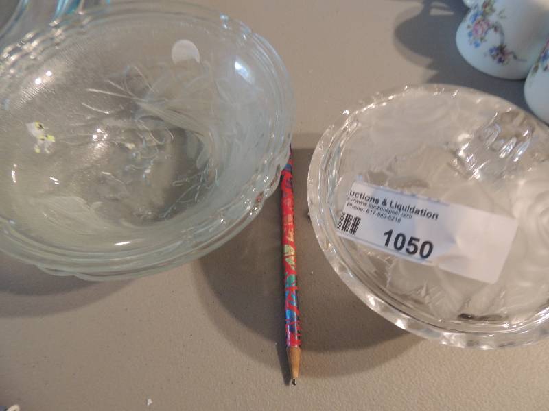 lot 1050 image: Frosted rose  candy dishes