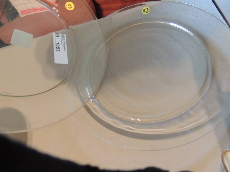 lot 1053 image: 2 serving plates