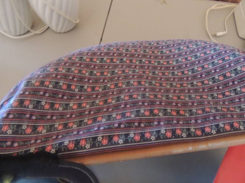lot 1071 image: Laptop tray