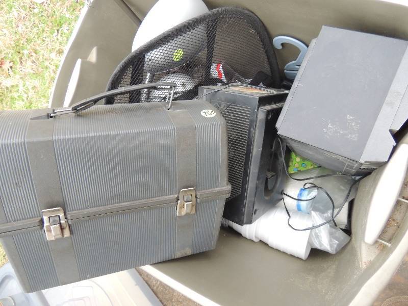 lot 361 image: Toolbox, lamps, speakers, etc.