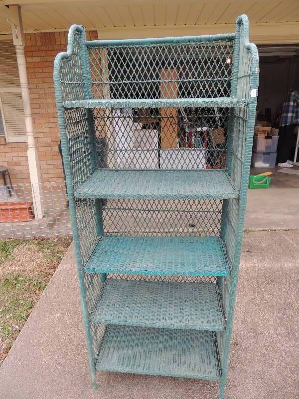 lot 364 image: Foldable wicker shelf with 5 shelves