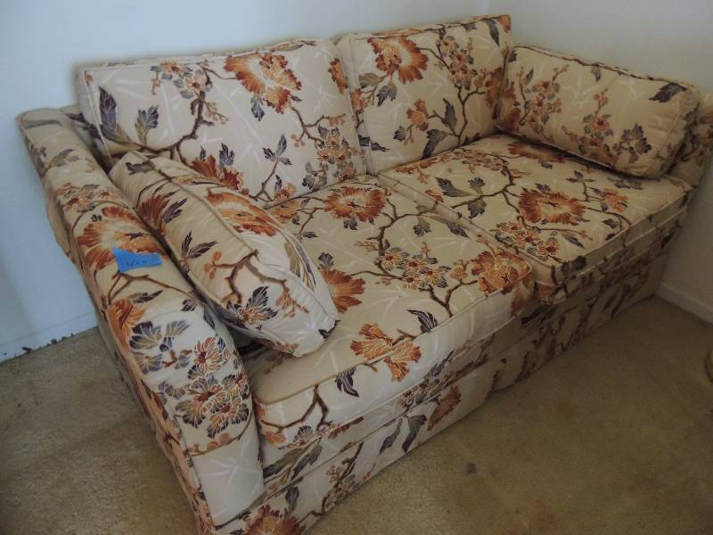 lot 400 image: Love seat- tan  brown  orange floral