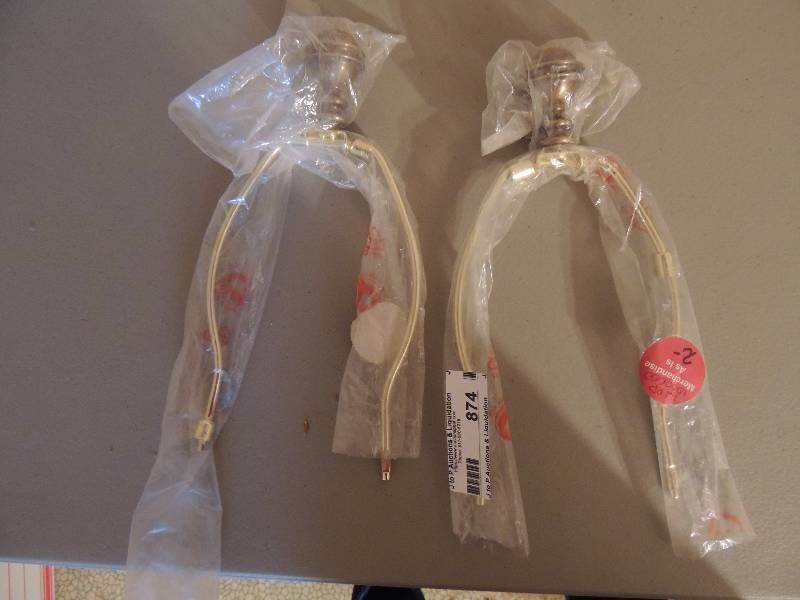 lot 874 image: 2 harp lampshade holders with brass finial