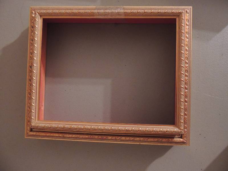 lot 881 image: 2 gold frames made in Brazil 7 x 9 and 8 x 10
