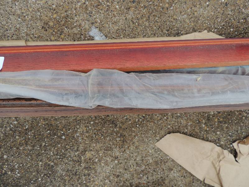 lot 915 image: assorted framing and trim