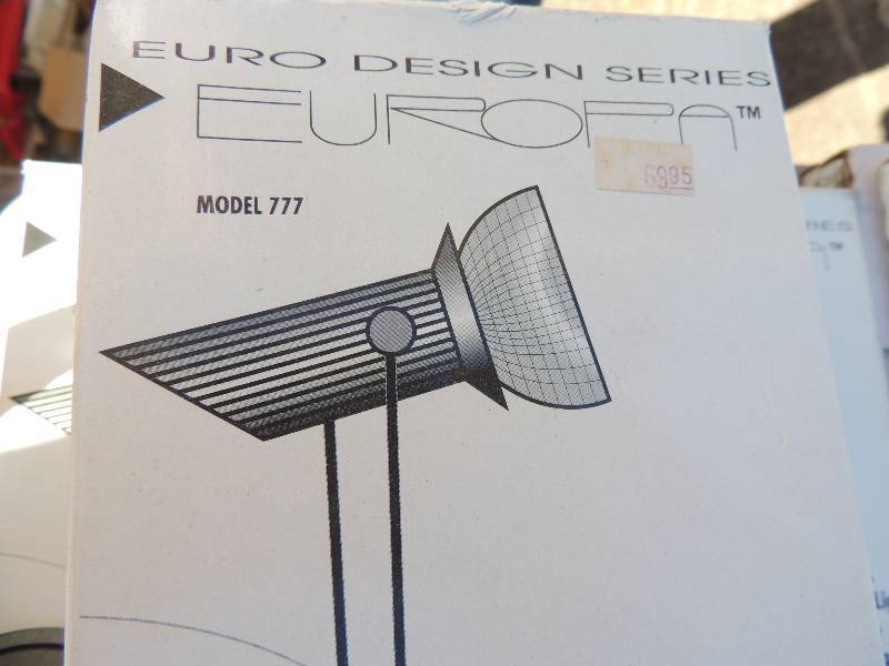 lot 499 image: 3 halogen picture lights new in box.