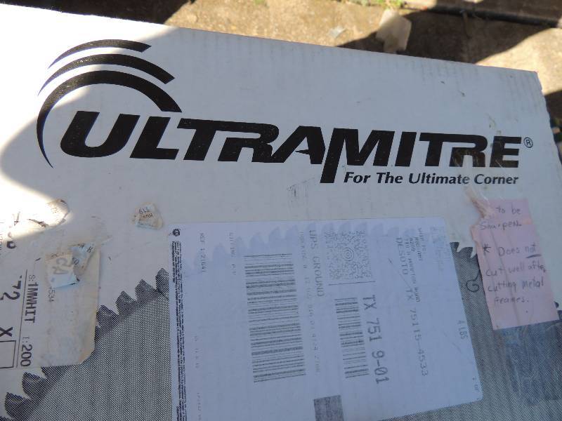 lot 500 image: 4 Ultra mite saw blades new in box  4 fine 140 sand paper