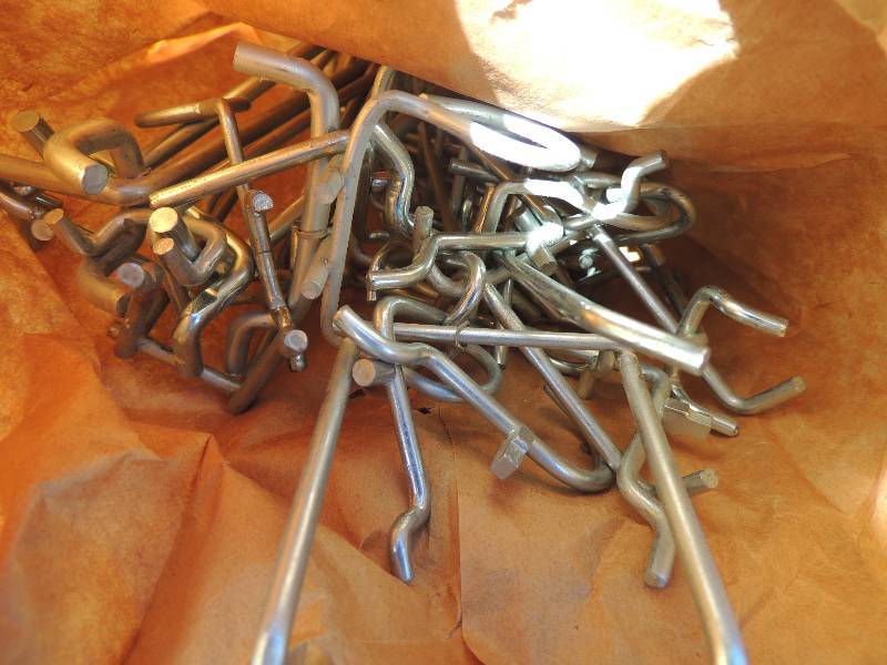 lot 509 image: FRAMING MATERIALS -All sizes of picture hangers