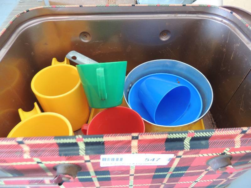 lot 547 image: Red picnic basket with plastic cups