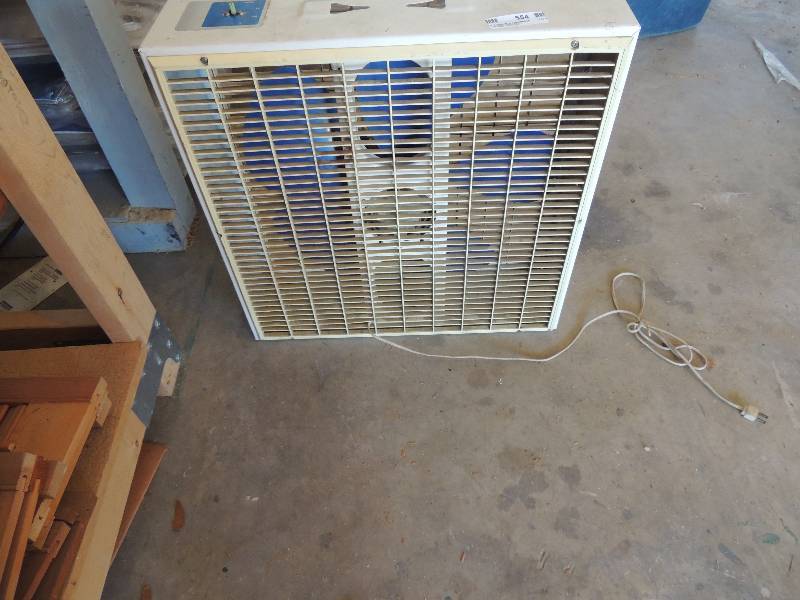 lot 554 image: Vintage galaxy box fan