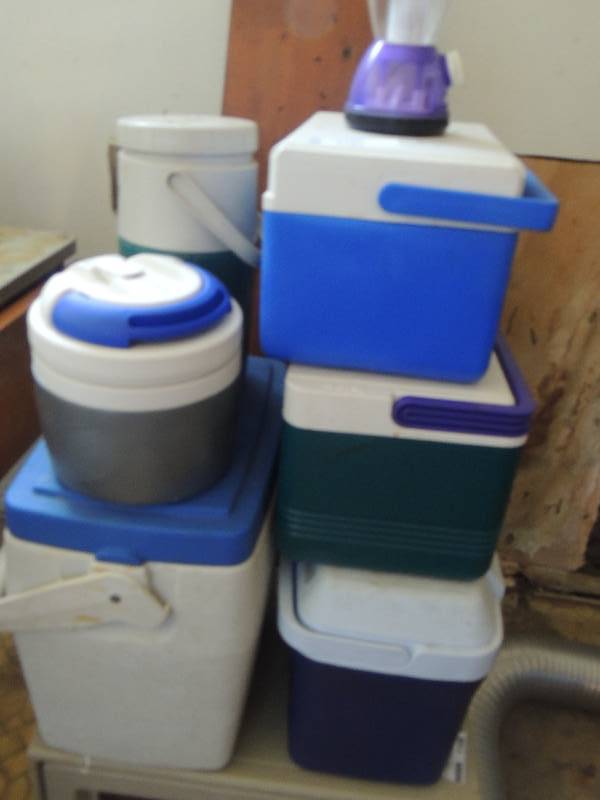 lot 1107 image: 6 coolers various colors