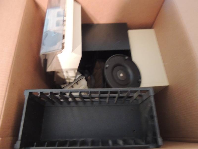 lot 1154 image: Box of office supplies