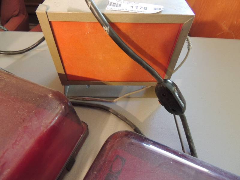 lot 1178 image: NUARC BUBBLITE -Dark room lights  plus negative holder