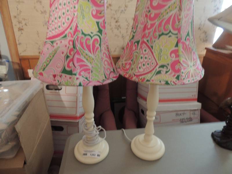 lot 1202 image: 2 wood base lamps