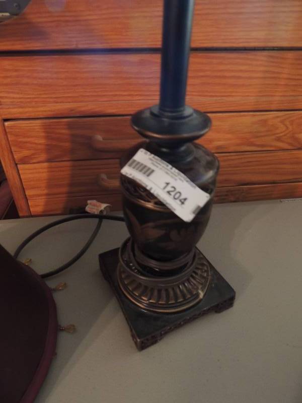 lot 1204 image: 30 inch metal lamp