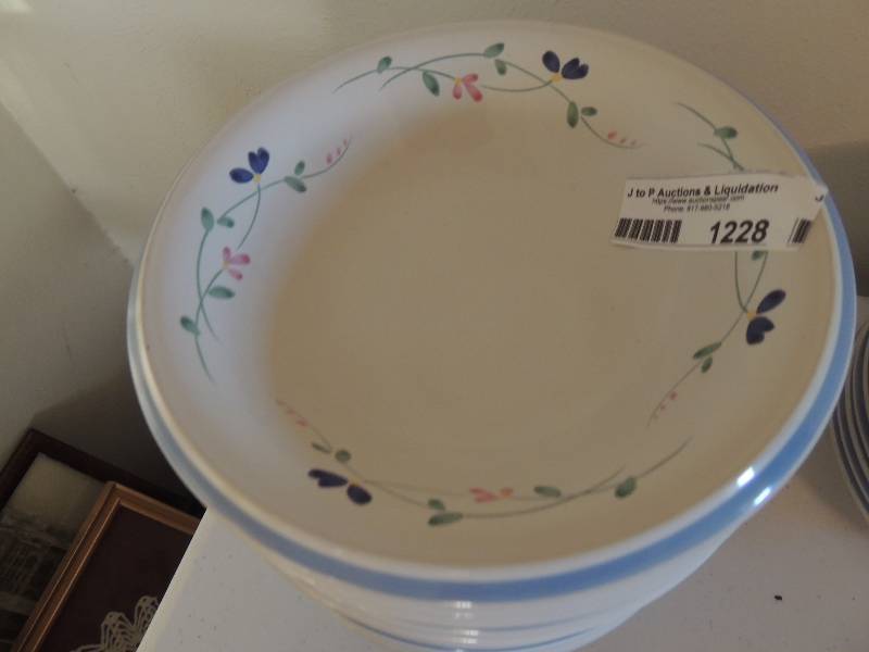lot 1228 image: Allegro stoneware Hearthside design  dishware16 soup bowls