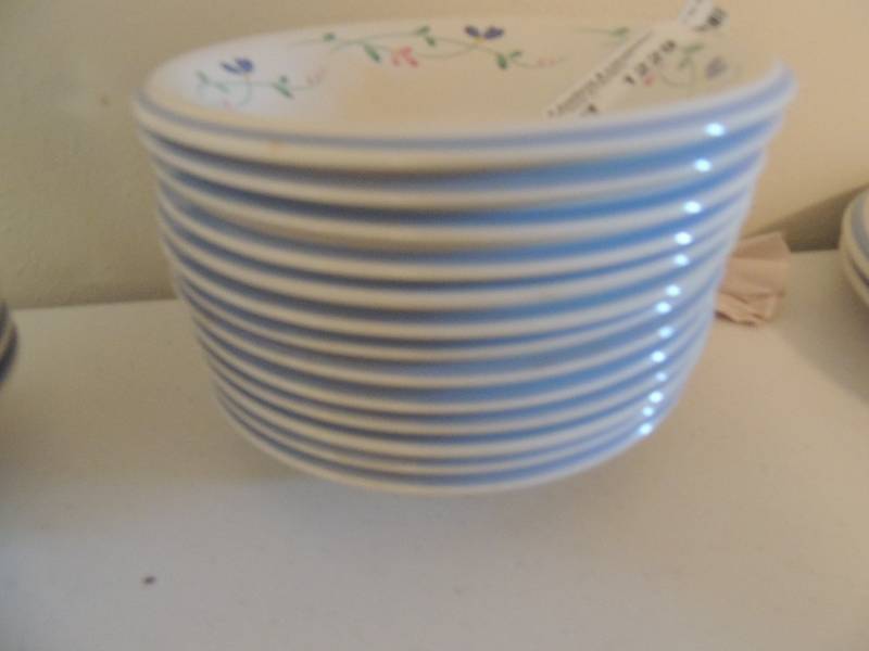 lot 1229 image: Allegro stoneware Hearthside design  dishware 13 cereal bowls
