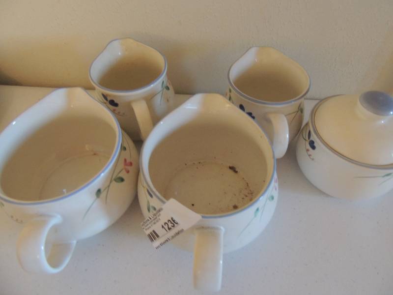 lot 1236 image: Allegro stoneware Hearthside design  dishware 2 creamers, 2 gravy boats, 1 covered sugar dish