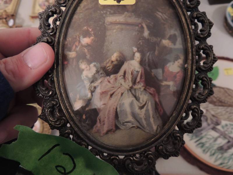 lot 121 image: 5 Italian decor by action