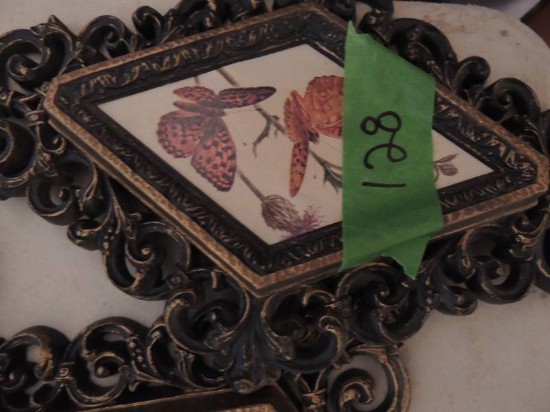 lot 128 image: Barn wood pictures and  candle holders