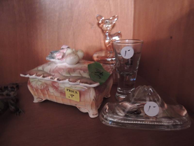 lot 324 image: DEER Candy dish.  1997 Paris shot glass,  Porcelan candy dish