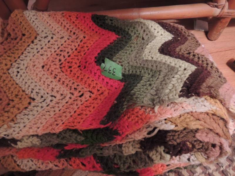 lot 337 image: 2 medium size quilts