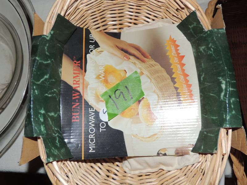 lot 191 image: Wicker bun warmer and ceramic serving tray