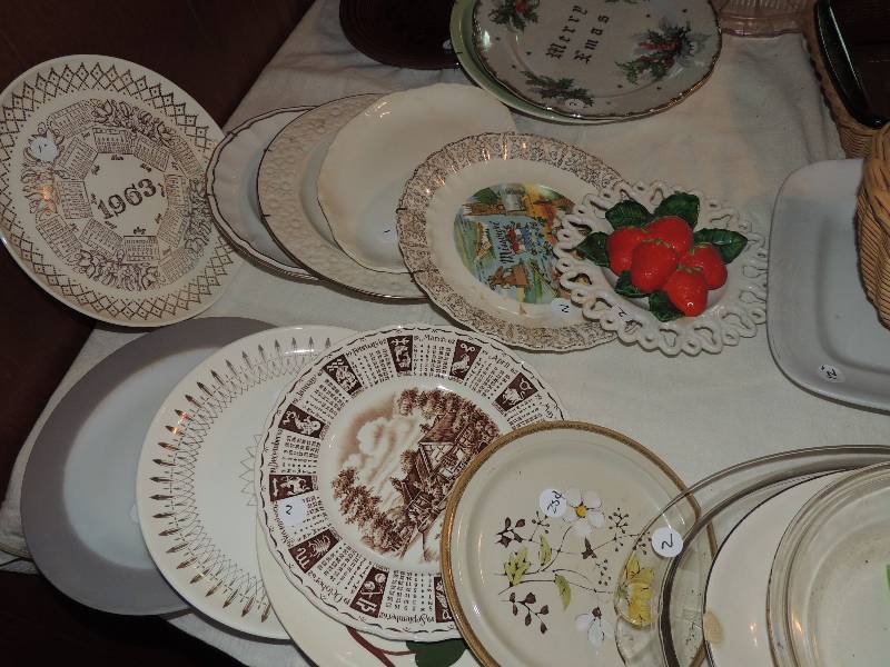 lot 192 image: 3 dinner plates, 2 serving trays, Merry Christmas plate, etc.